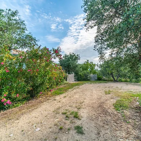 A'roggia Farm Asfodelos בית נופש *